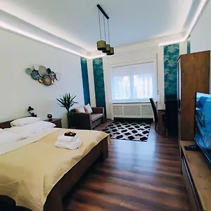 https://central-palace-apartman.hotels-hajduszoboszlo-hungary.com
